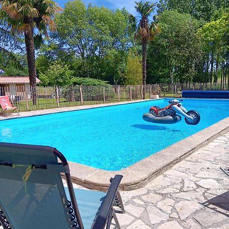 Gite Au Moulin Du Comte Bourrouillan Exteriér fotografie