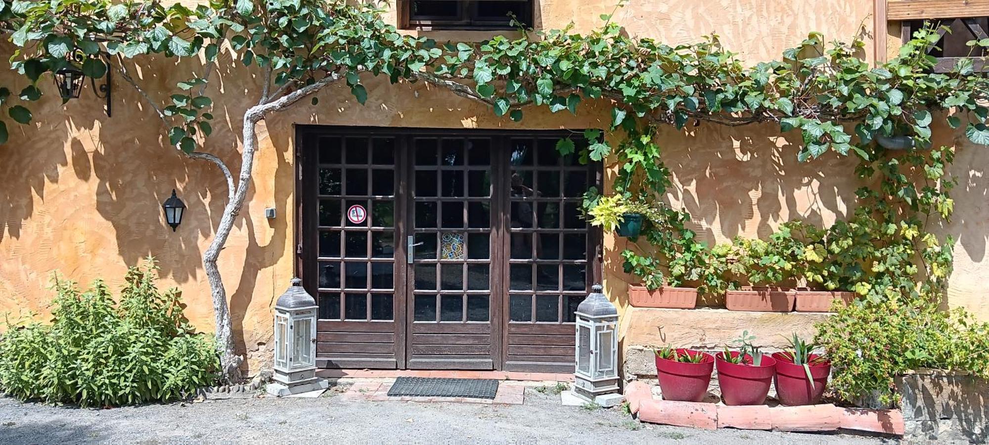 Gite Au Moulin Du Comte Bourrouillan Exteriér fotografie
