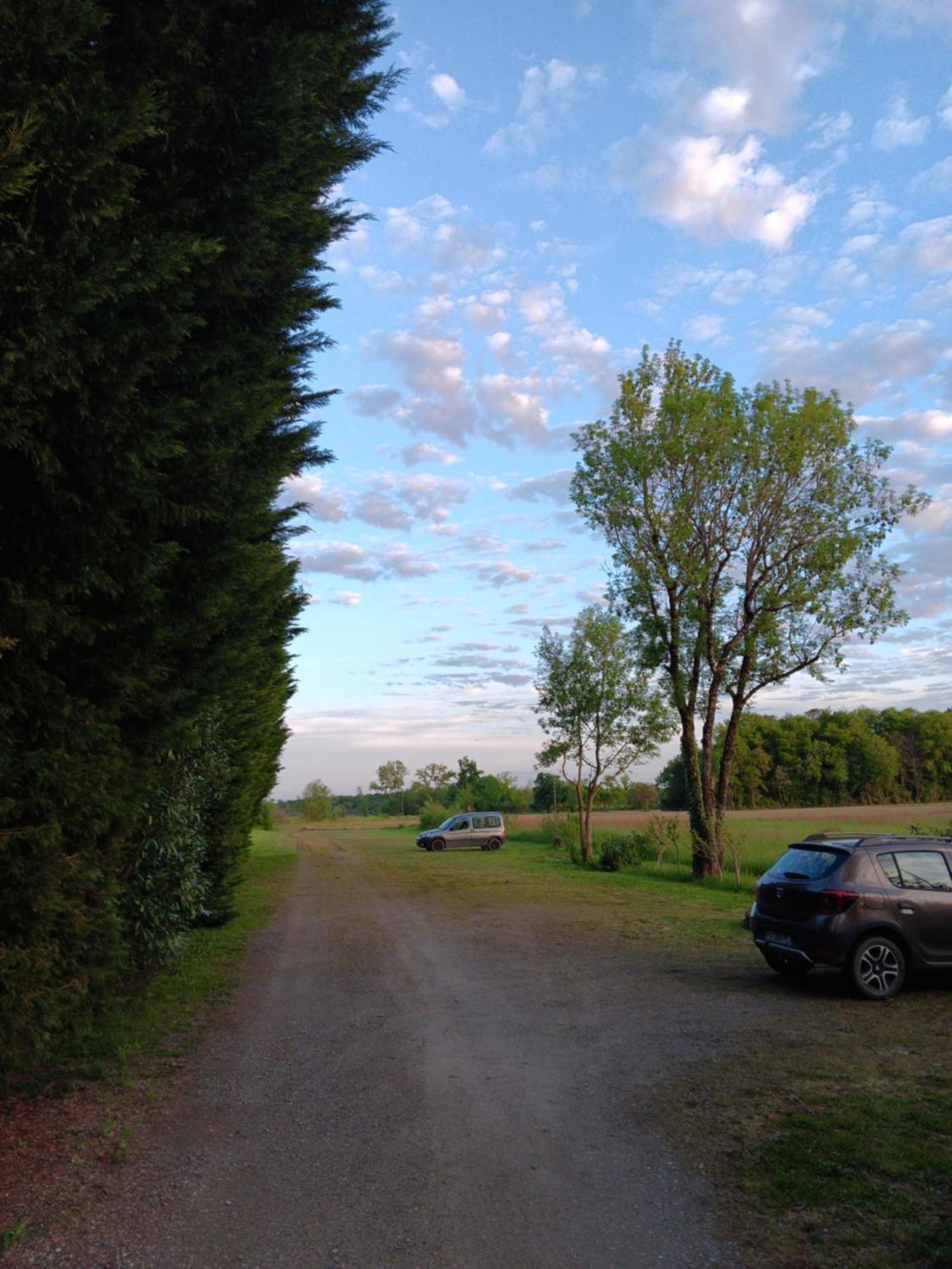 Gite Au Moulin Du Comte Bourrouillan Exteriér fotografie